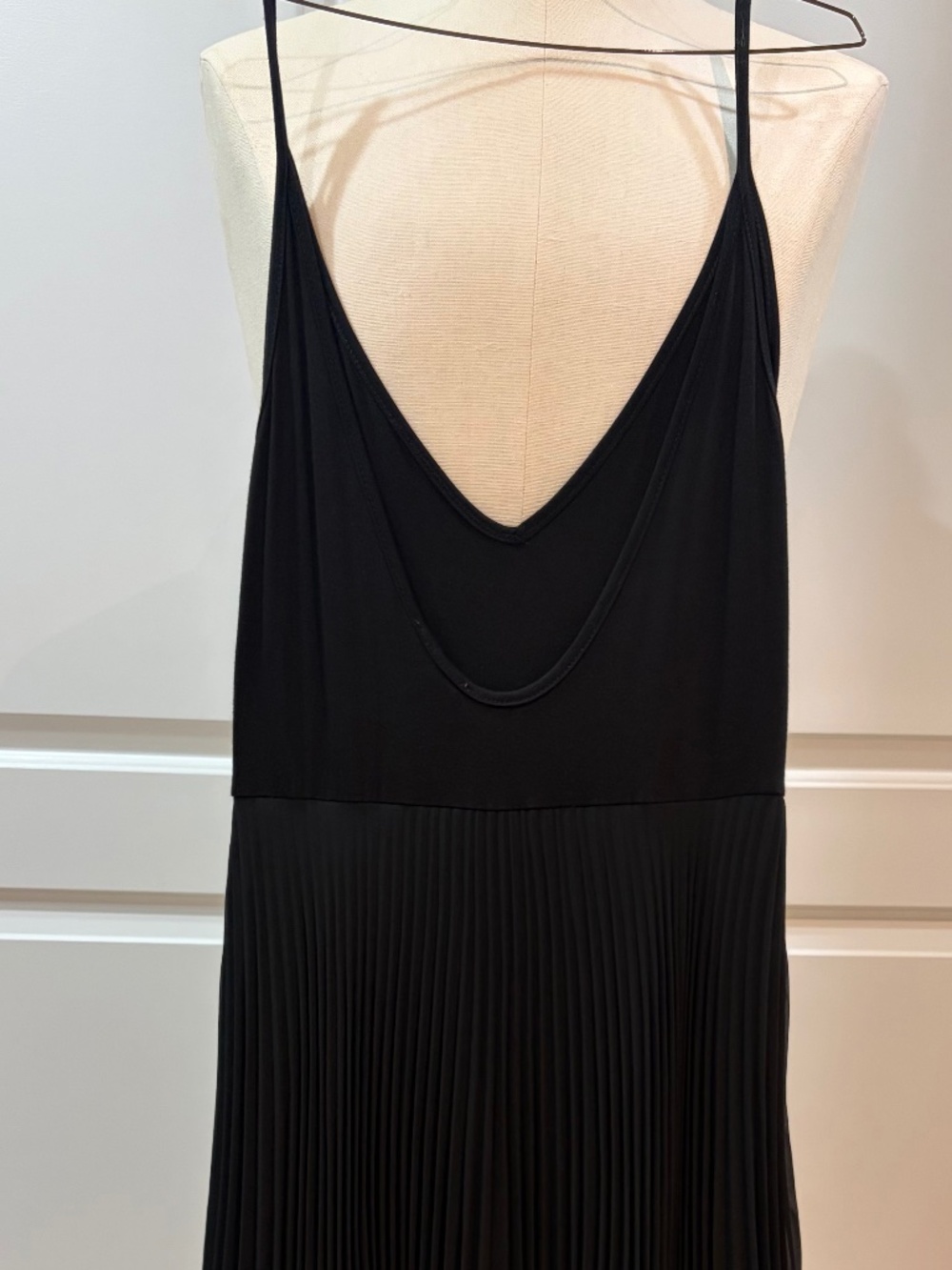 See You Monday Black Pleated Open Back Midi Dress Size Medium